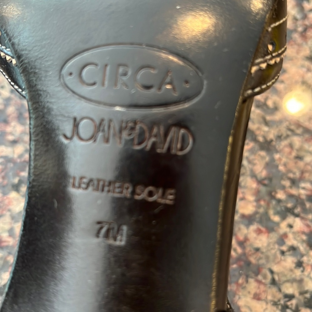 Joan and David CJ Domani wingtip T strap heel in dark chocolate brown - Picture 3 of 9